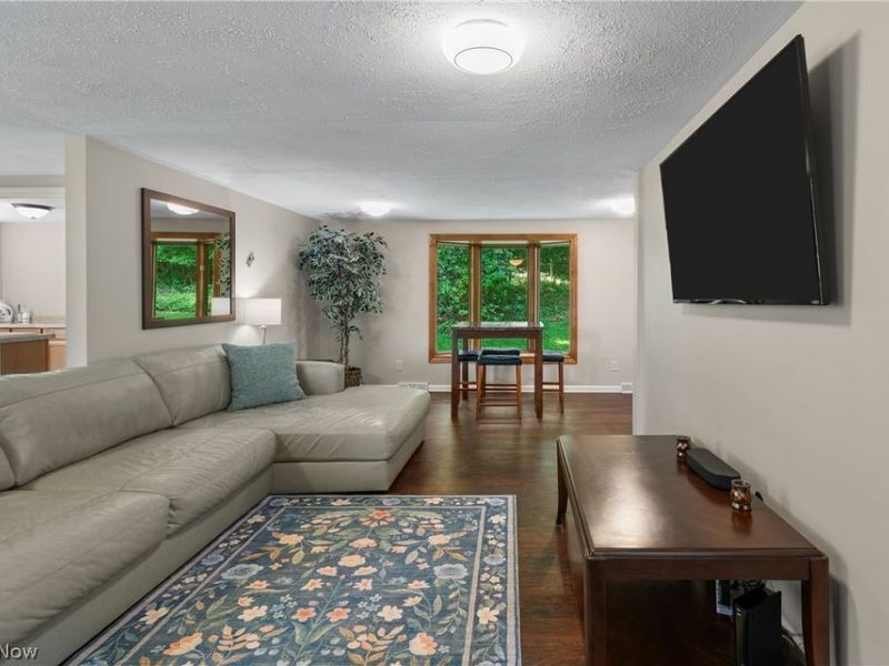 20 Pontiac Trail, Malvern, OH 44644 Photo 13
