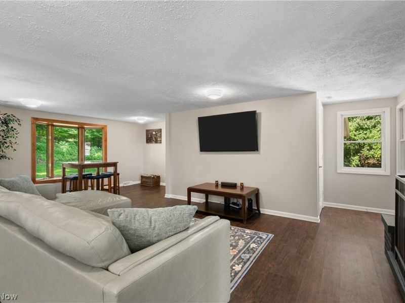 20 Pontiac Trail, Malvern, OH 44644 Photo 14