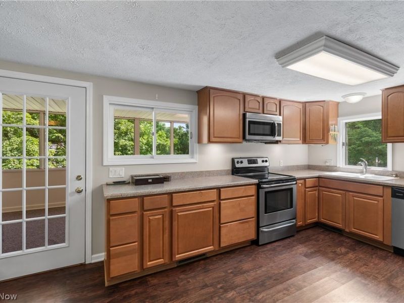 20 Pontiac Trail, Malvern, OH 44644 Photo 17