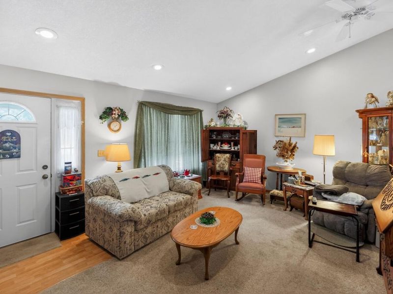 3658 Apple Valley Drive , Howard, OH 43028 Photo 3