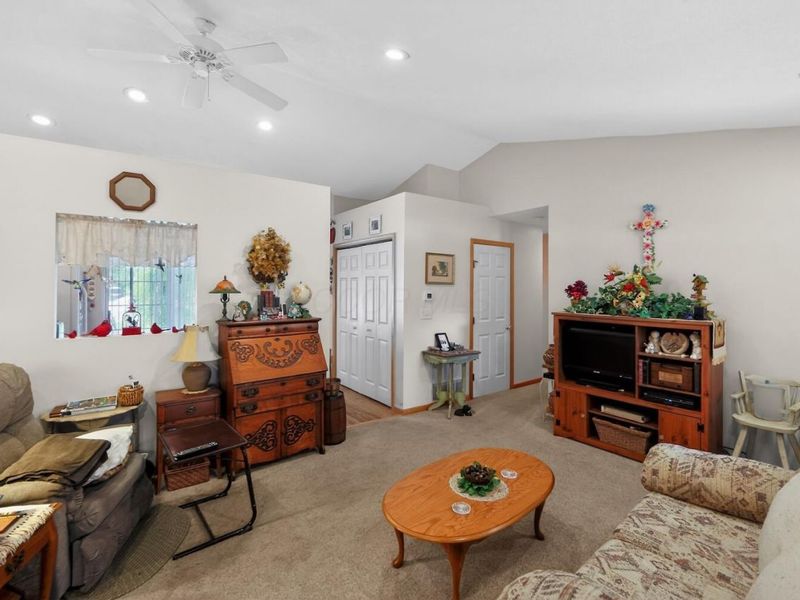 3658 Apple Valley Drive , Howard, OH 43028 Photo 5