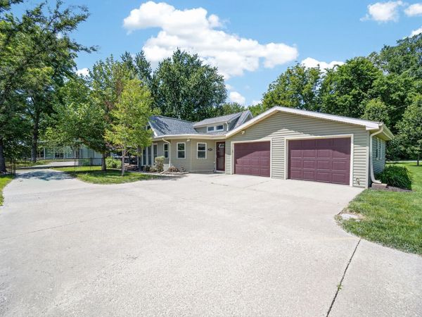 5536 NE 3rd Street, Des Moines, IA 50313