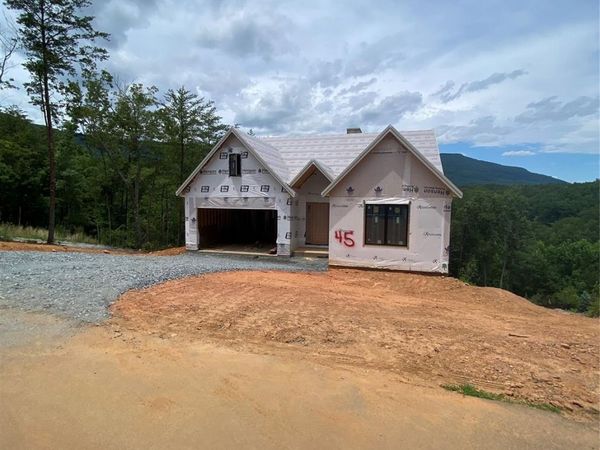 2 Jackson Ridge Lane , Mill Spring, NC 28756