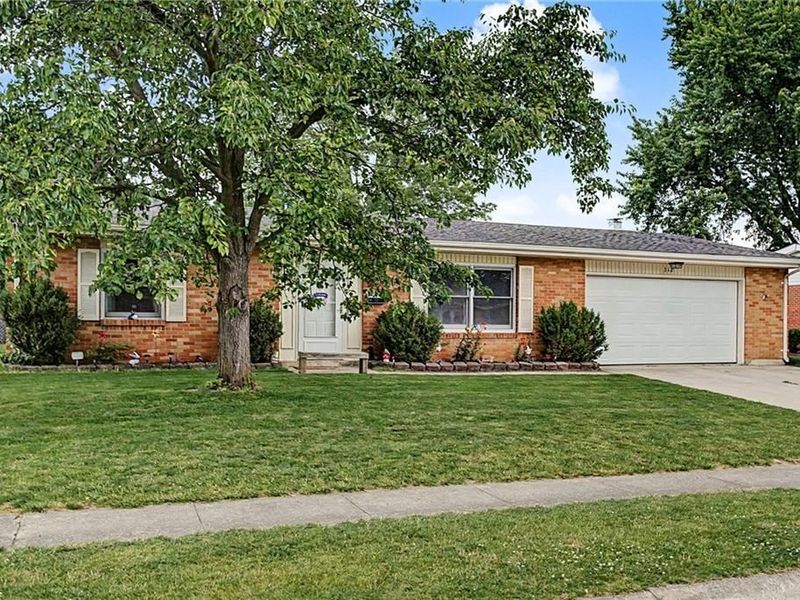 312 Highland Drive, Englewood, OH 45322 Photo 2
