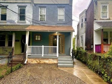 205 DAMONS LANE , DARBY, PA 19023