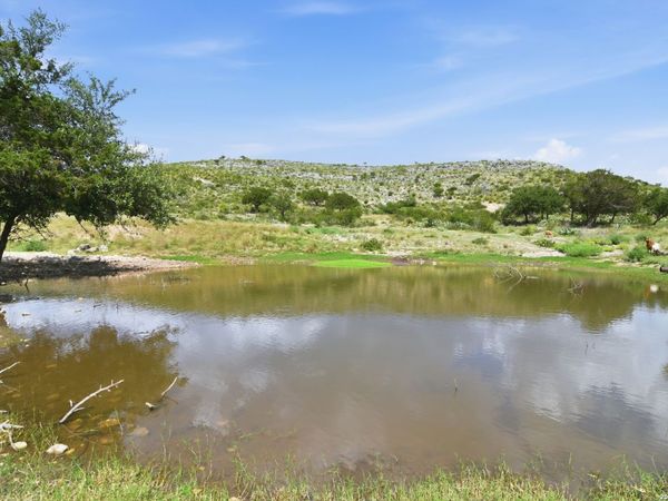 324 Private Road 3325, Sabinal, TX 78881