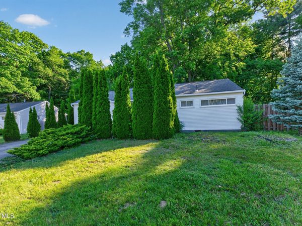 20 Winslow Drive, Schenectady, NY 12309