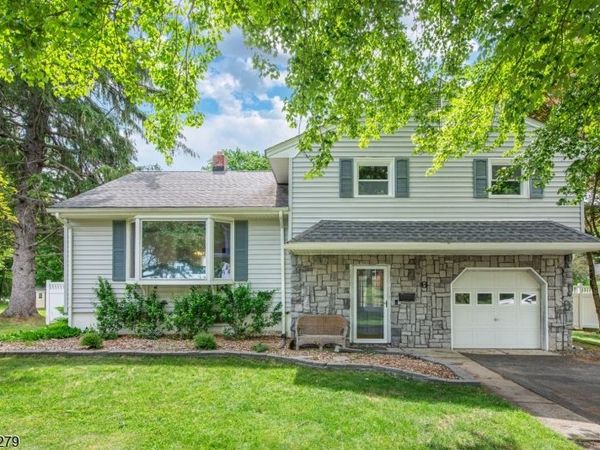 6 Honeyman Dr, Roxbury, NJ 07876