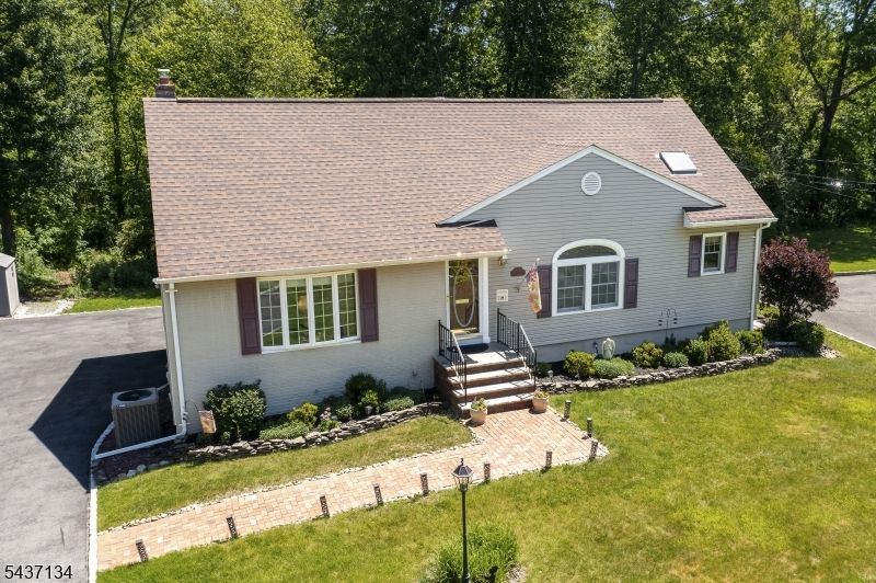37 Holmes Oval, New Providence, NJ 07974 Main Photo