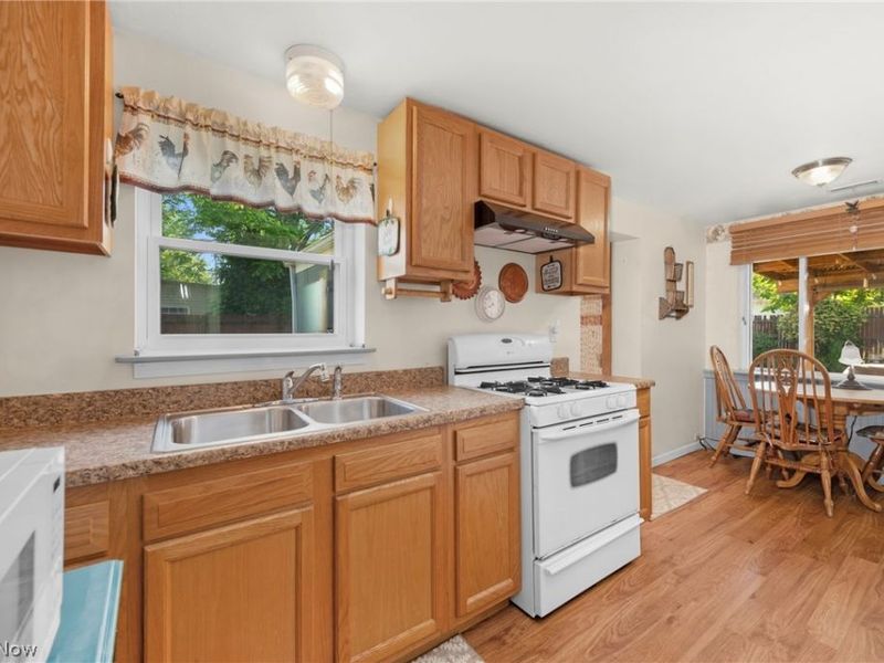 303 Roxboro Road, Vermilion, OH 44089 Photo 12