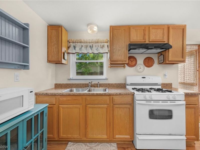 303 Roxboro Road, Vermilion, OH 44089 Photo 13