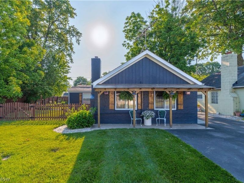 303 Roxboro Road, Vermilion, OH 44089 Photo 3