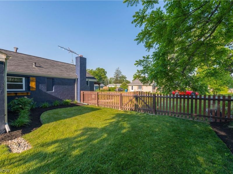 303 Roxboro Road, Vermilion, OH 44089 Photo 32