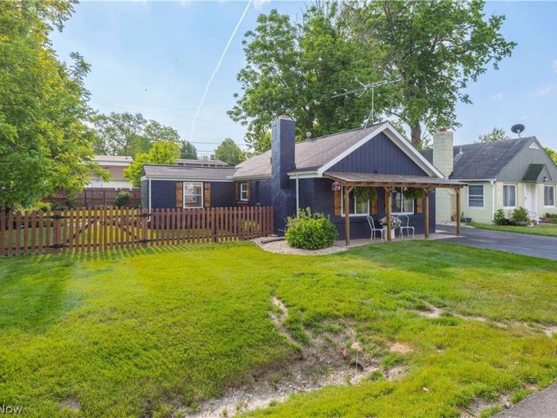 303 Roxboro Road, Vermilion, OH 44089 Photo 5