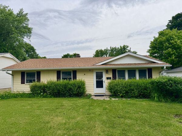 213 River Drive , DeKalb, IL 60115