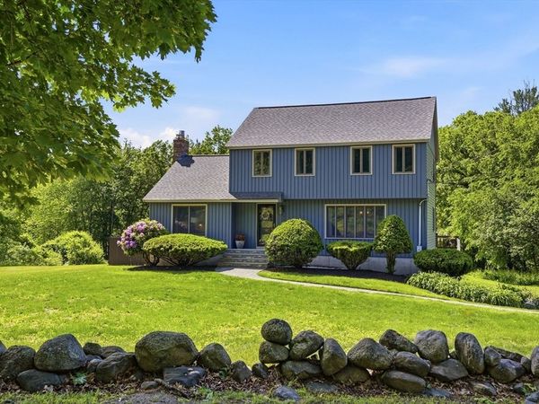 208 Chapman Rd, Tewksbury, MA 01876