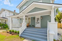 61 Maple Street photo 4