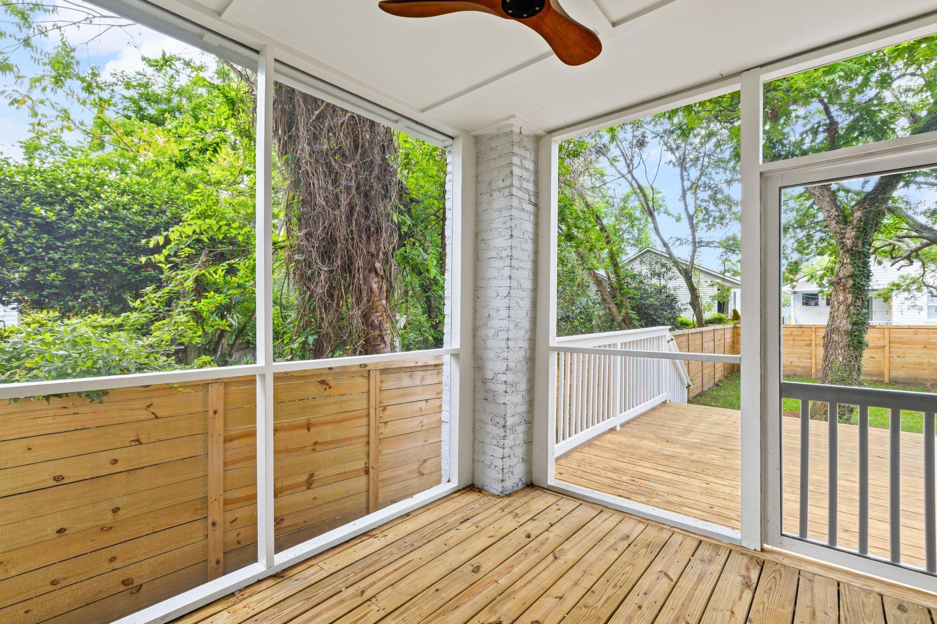 61 Maple Street Photo 44