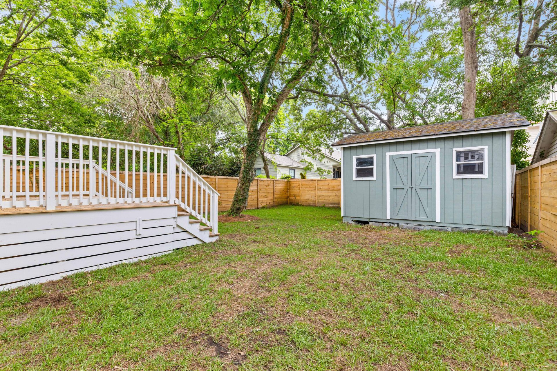 61 Maple Street Photo 49