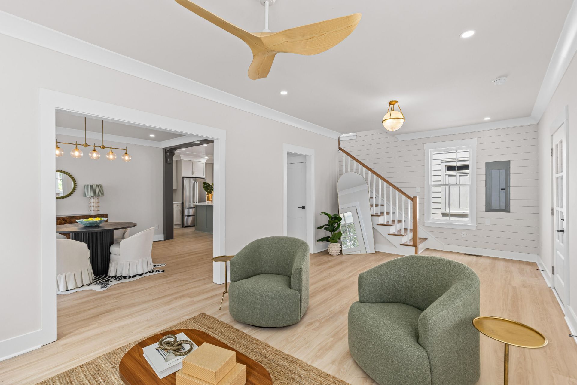61 Maple Street Photo 8
