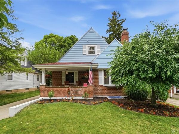 335 East Drive, Oakwood, OH 45419