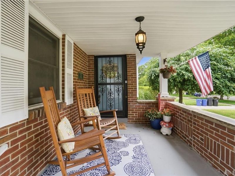 335 East Drive, Oakwood, OH 45419 Photo 2