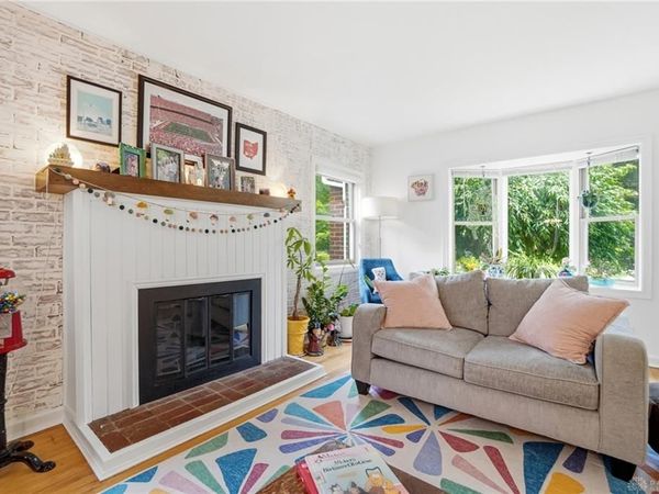 335 East Drive, Oakwood, OH 45419