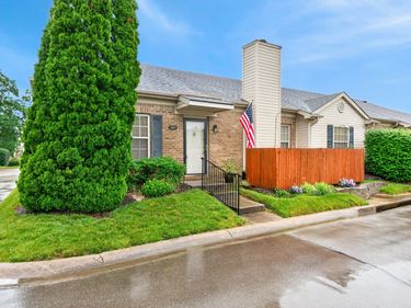 569 Goldon Trophy Trail, Lexington, KY 40514