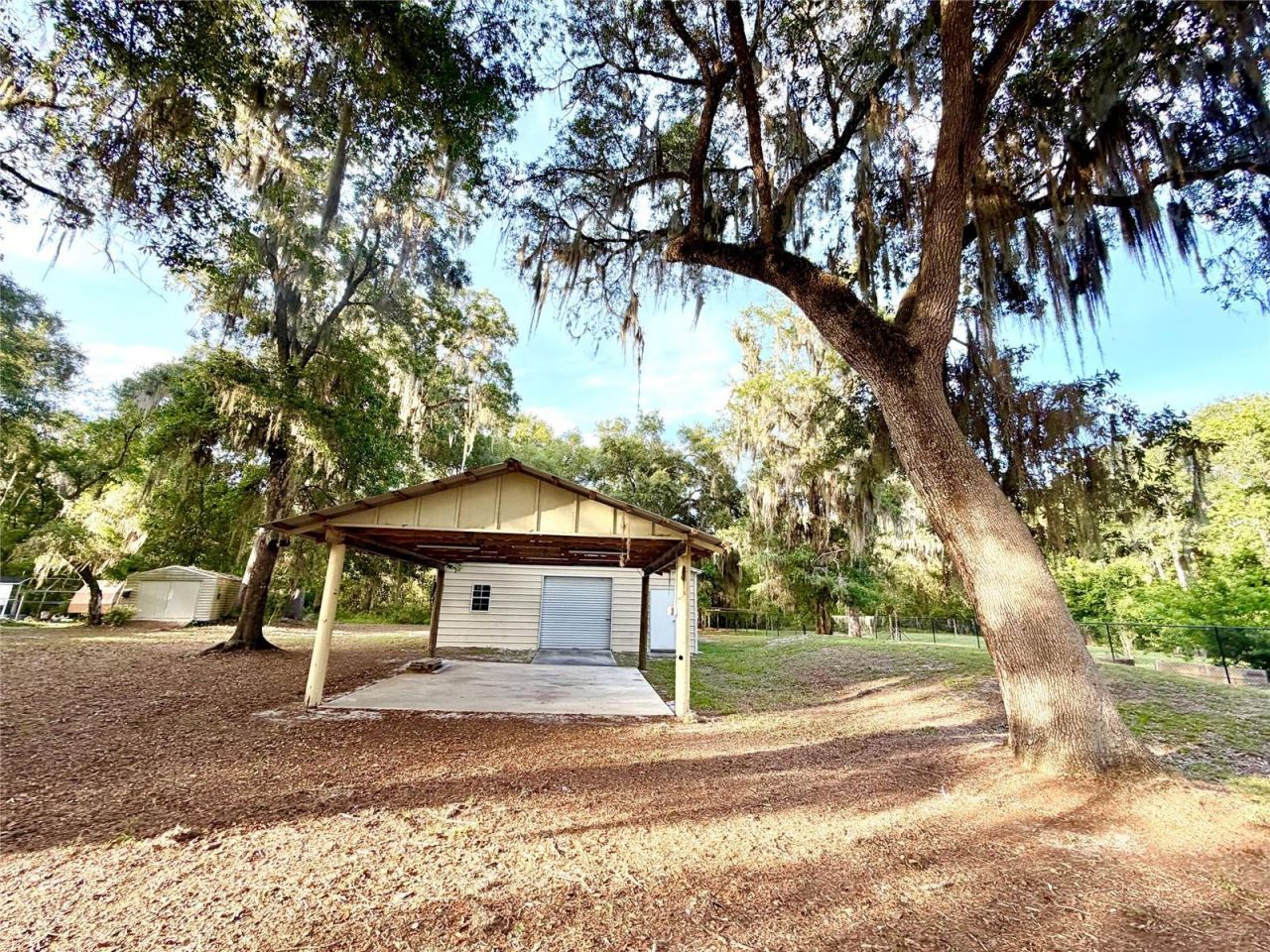 1043 SE County Road 21b , Melrose, FL 32666 Photo