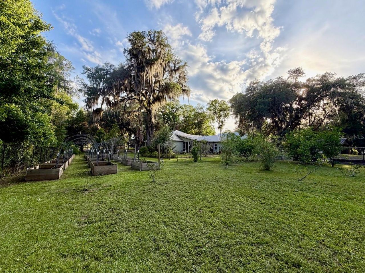 1043 SE County Road 21b , Melrose, FL 32666 Photo