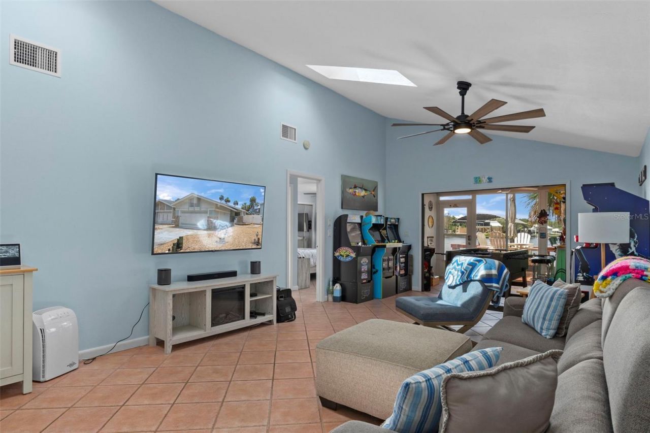 5250 S Riverview Circle , Homosassa, FL 34448 Photo