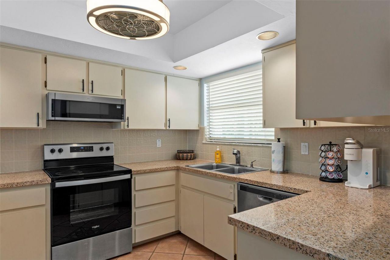 5250 S Riverview Circle , Homosassa, FL 34448 Photo