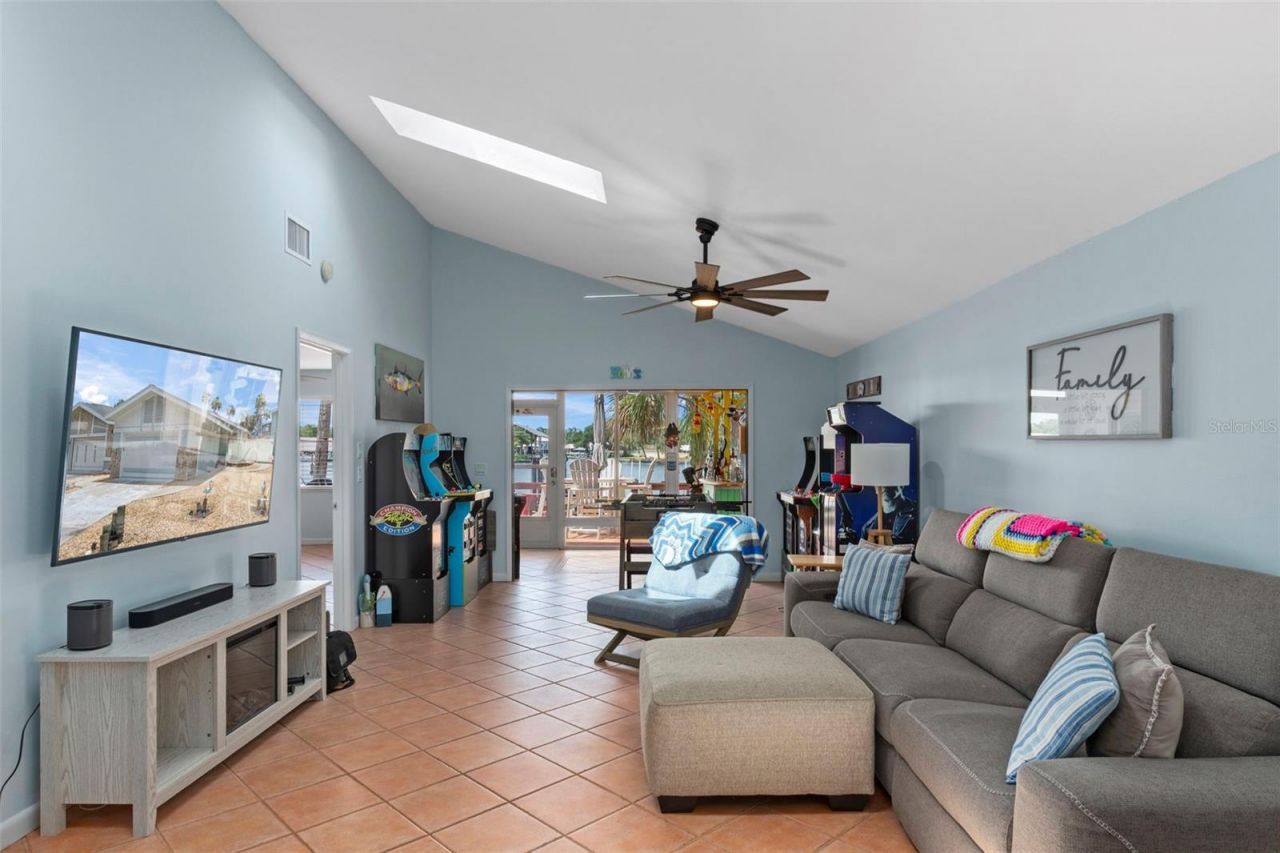 5250 S Riverview Circle , Homosassa, FL 34448 Photo
