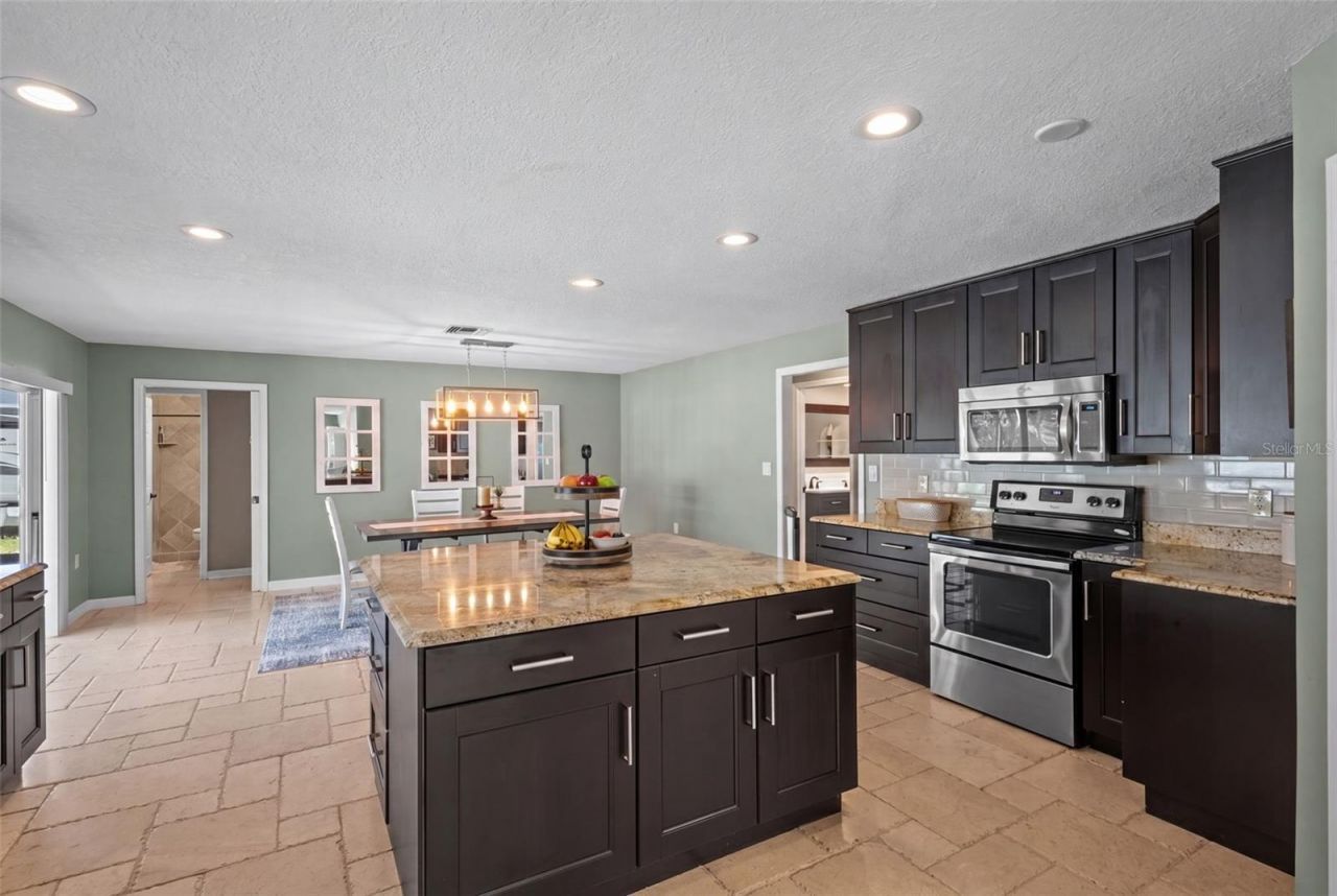 3046 Oak Cove Drive, Clearwater, FL 33759 Photo