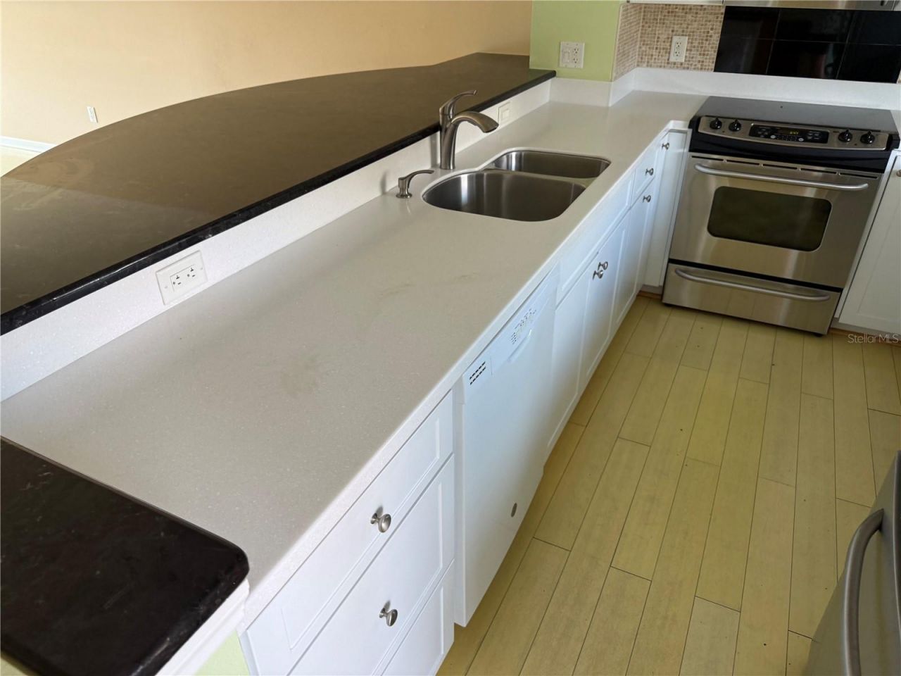 1250 N Portofino Drive, Unit 202, Sarasota, FL 34242 Photo