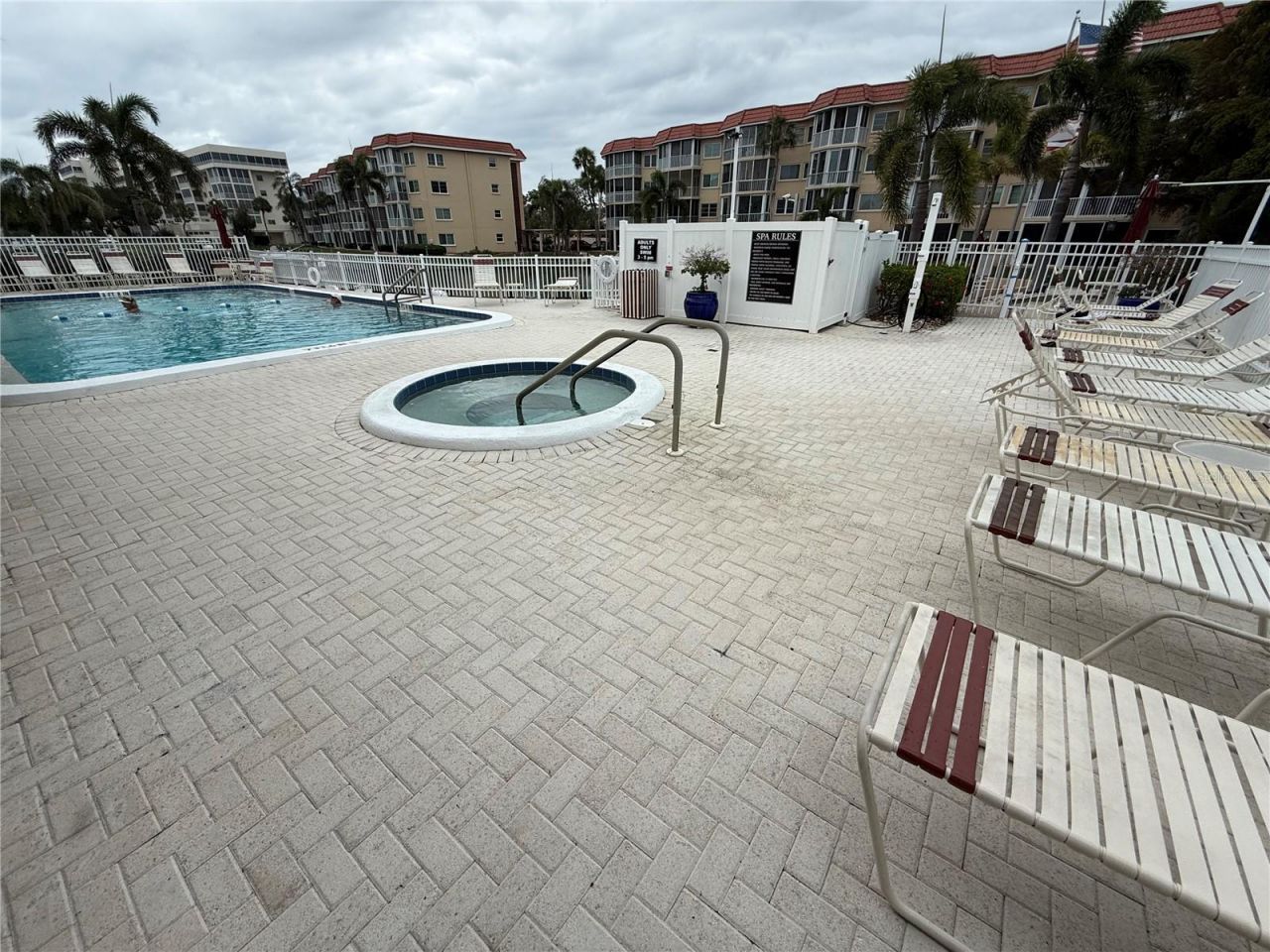 1250 N Portofino Drive, Unit 202, Sarasota, FL 34242 Photo