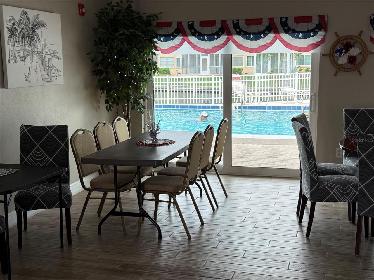 1250 N Portofino Drive, Unit 202, Sarasota, FL 34242 Photo