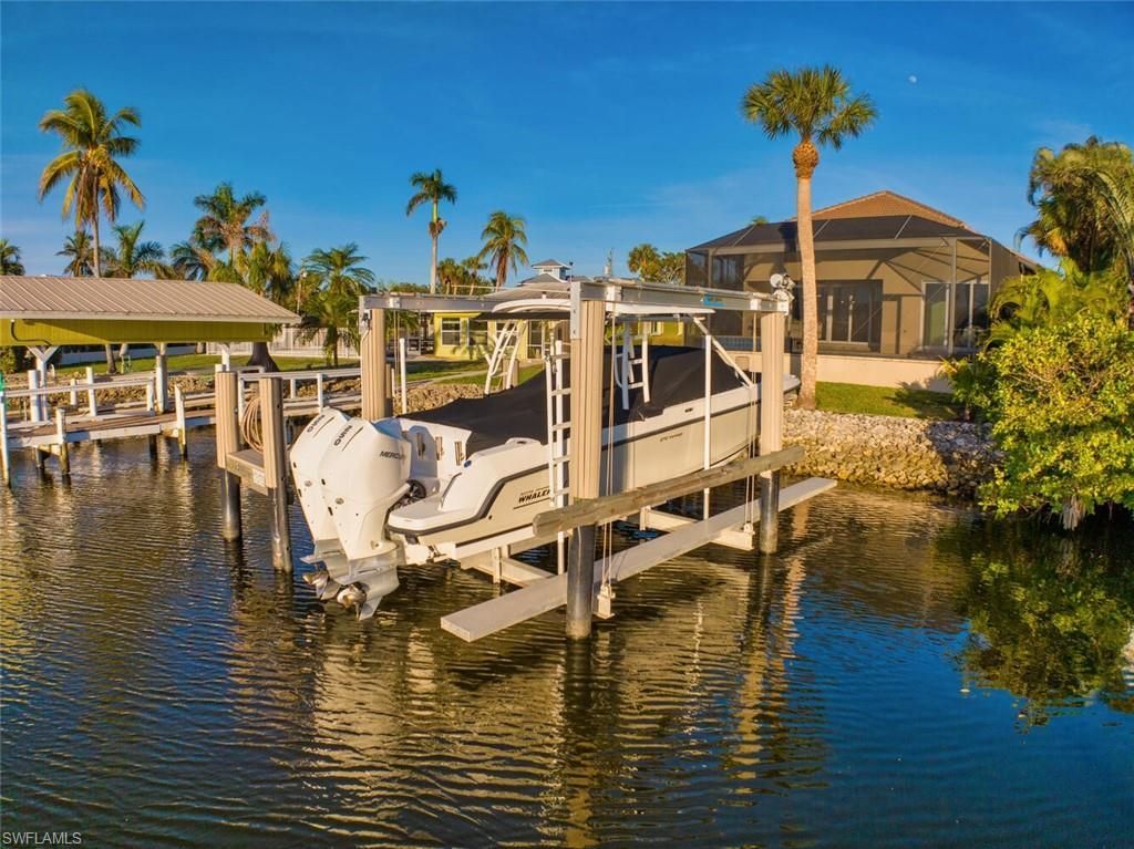 3254 Lakeview Dr , Naples, FL 34112 Photo