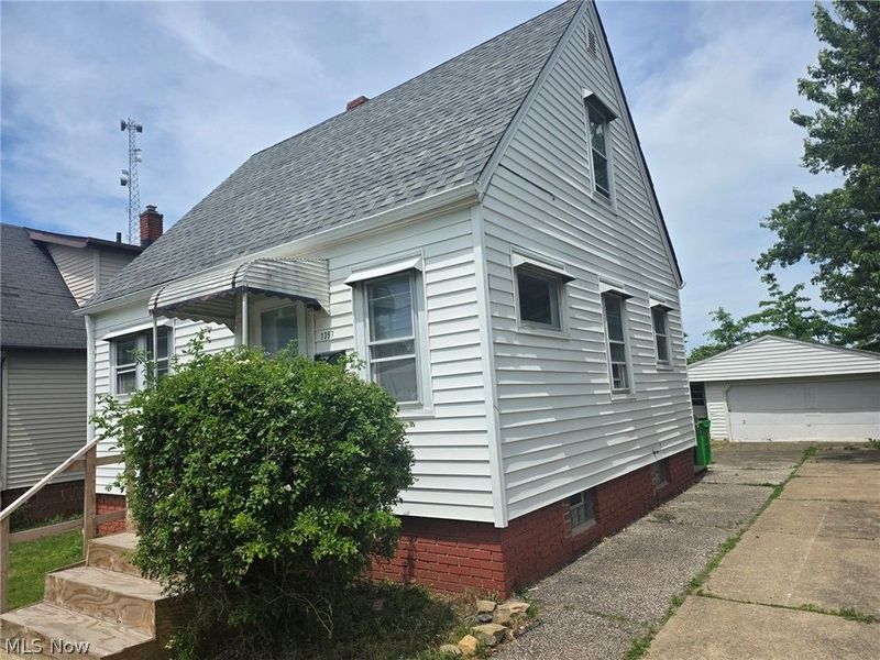 1357 E 289th Street, Wickliffe, OH 44092 Photo 3