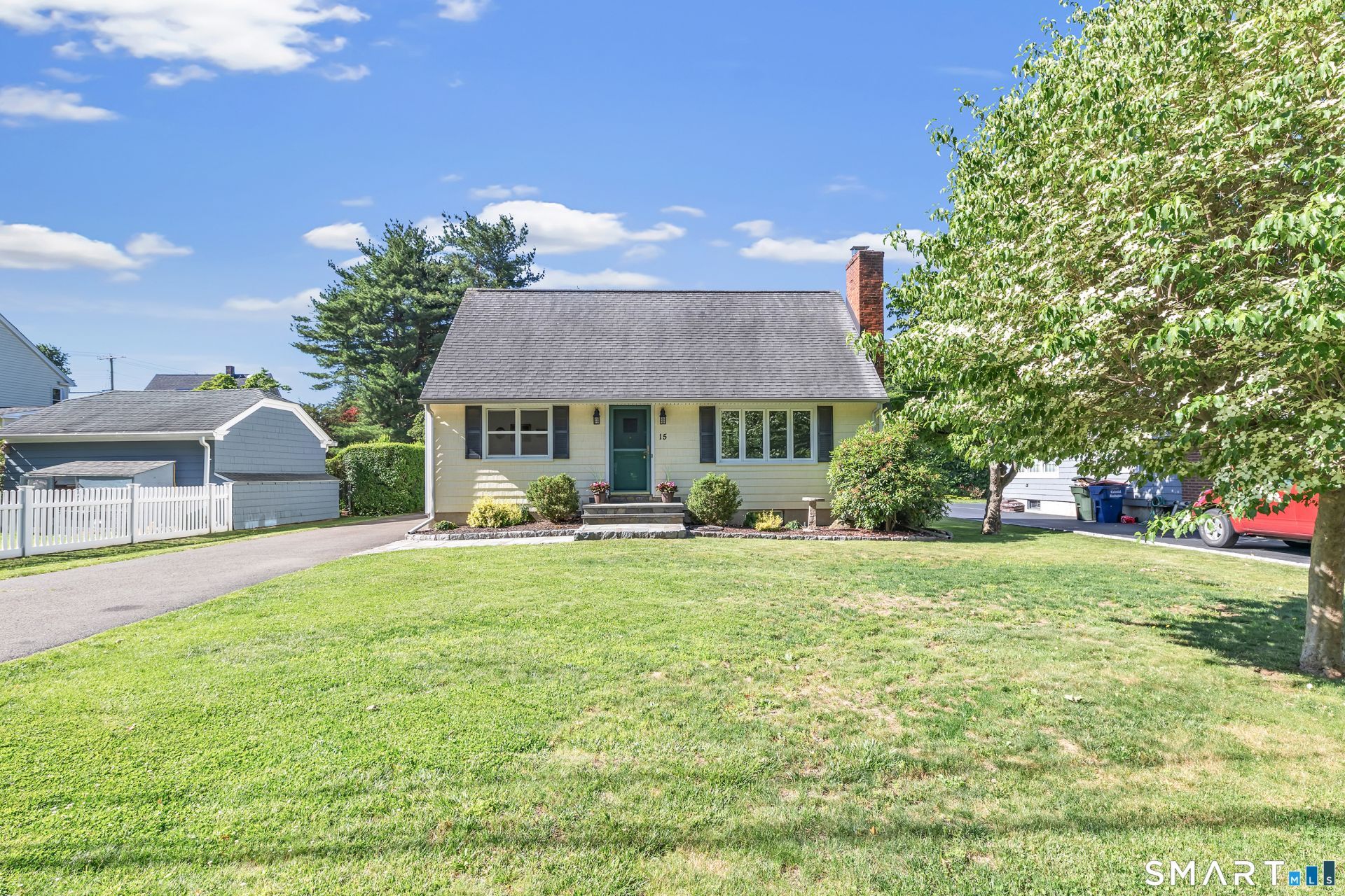 15 Evelyn, Trumbull, CT 06611 Main Photo