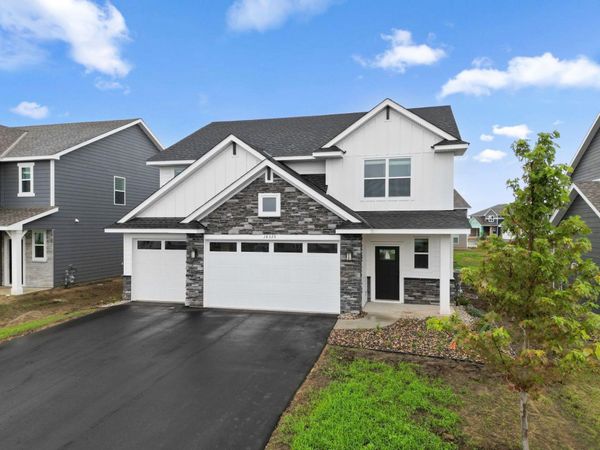18325 Gladiator Drive, Lakeville, MN 55068