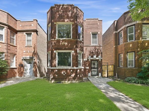 9015 S Muskegon Avenue , Chicago, IL 60617