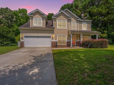 1517 Saint Stephens Way, Hanahan, SC 29410