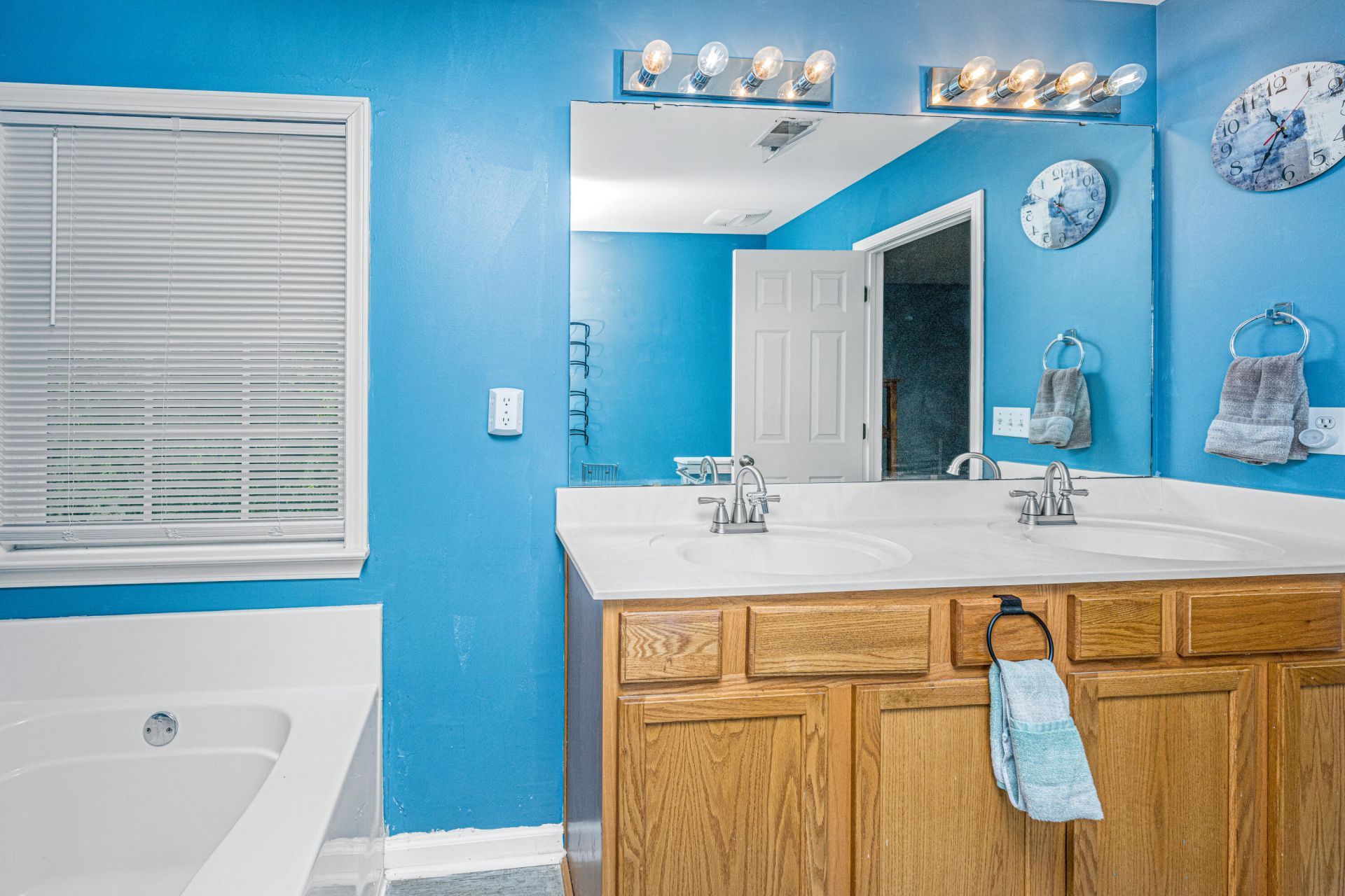 1517 Saint Stephens Way Photo 34