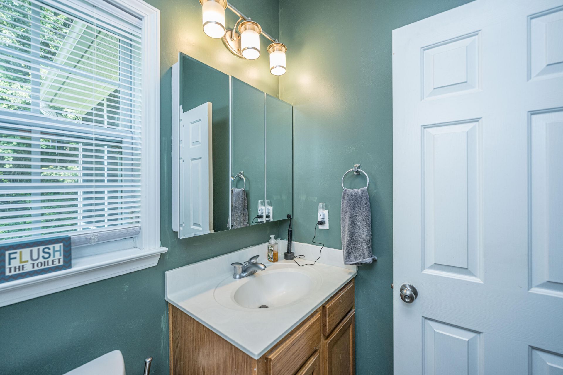1517 Saint Stephens Way Photo 45