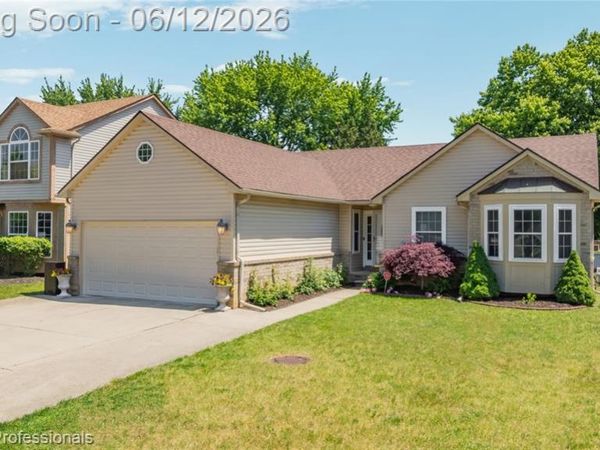 3172 Cedar Crest Drive , Troy, MI 48083