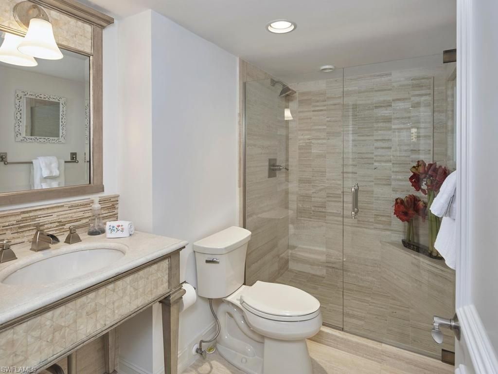 4551 Gulf Shore Blvd N, Unit 204, Naples, FL 34103 Photo