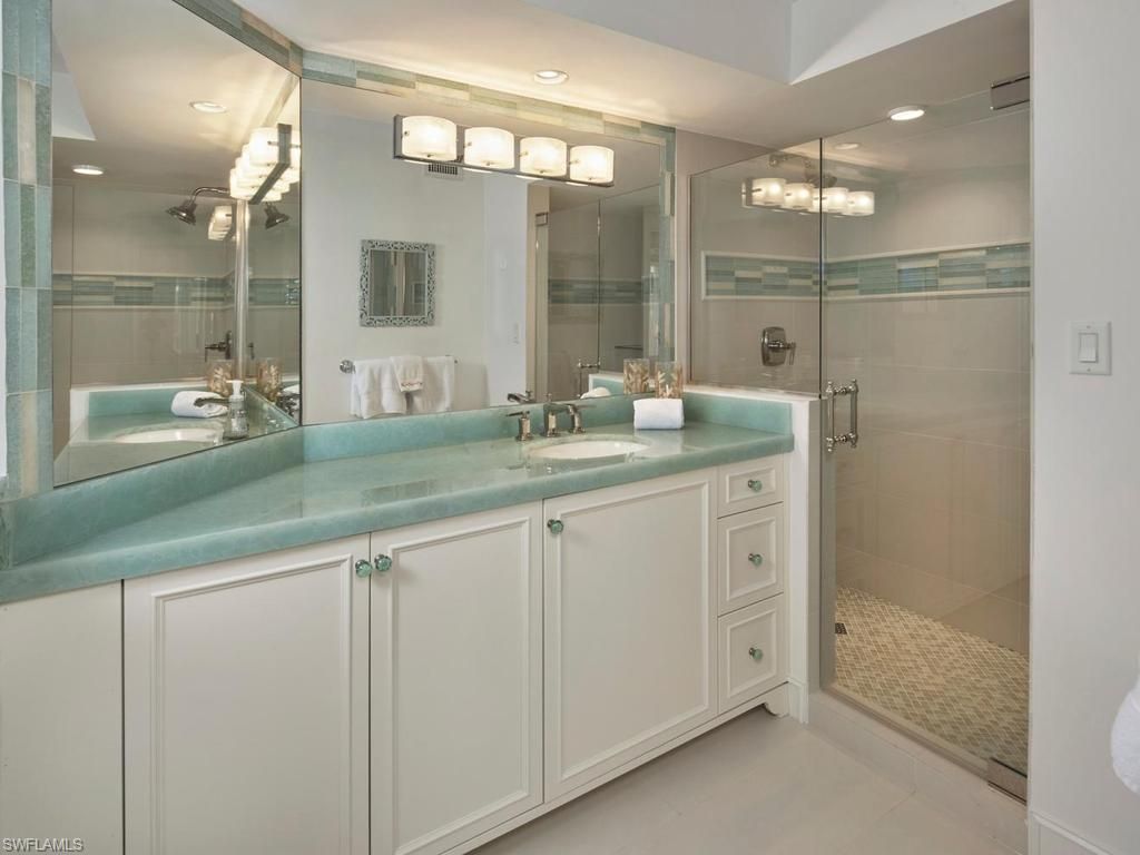 4551 Gulf Shore Blvd N, Unit 204, Naples, FL 34103 Photo