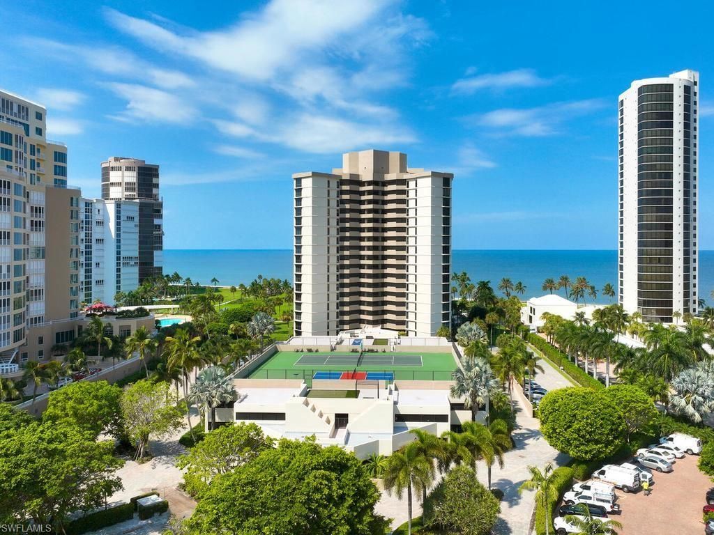 4551 Gulf Shore Blvd N, Unit 204, Naples, FL 34103 Photo