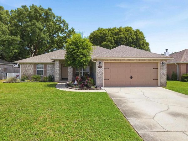 7953 Lola Cir, Navarre, FL 32566